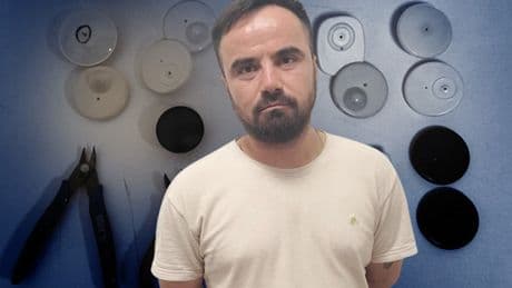 Mağazalardan çalıp internetten satarak aylık 70 bin lira kazanıyordu... Hırsız satıcı tutuklandı
