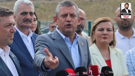 Yakup Köse yazdı: CHP'liler Özgür Özel'i biplemeli