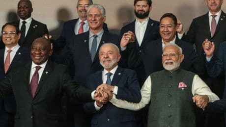 Lula llama a los BRICS a liderar un nuevo modelo de desarrollo ante las amenazas de Trump y la crisis climática
