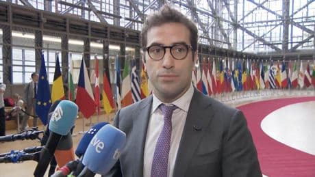 Cuerpo cree que el acuerdo arancelario entre la UE y Trump está "a nuestro alcance" y llama a intensificar el diálogo