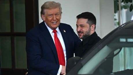 Zelenski'nin kıyafeti yine gündem oldu: Trump'ın yorumu Ukrayna liderini bu kez gülümsetti