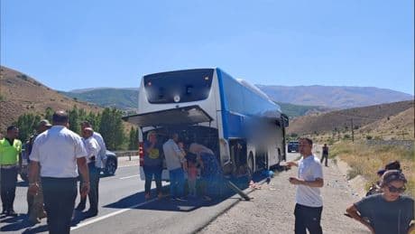 Erzurum-Antalya seferi kabus oldu: Yoldan çıktı, şoför hayatını kaybetti