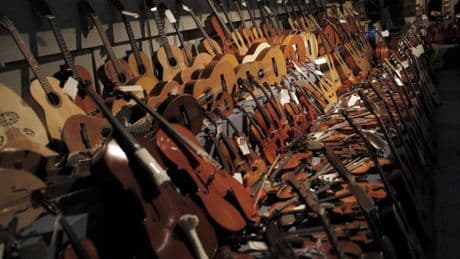 El Gobierno estudia ampliar el Bono Cultural Joven a la compra de instrumentos musicales, talleres o material artístico