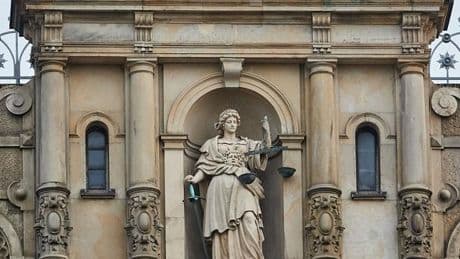 BGH bestätigt: Lange Haft für jahrelange Misshandlung zweier Frauen