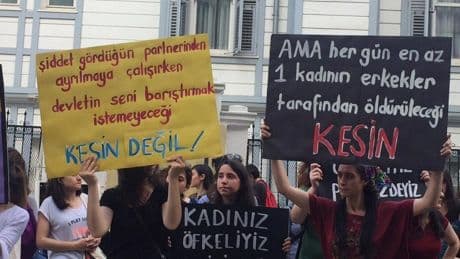 Eşine hakaret eden erkek, boşanmada kusur sayıldı