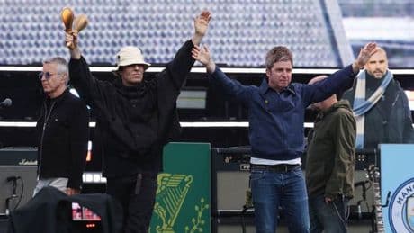 Oasis are supersonic as Gallagher brothers blow Scotland away for first time since '09