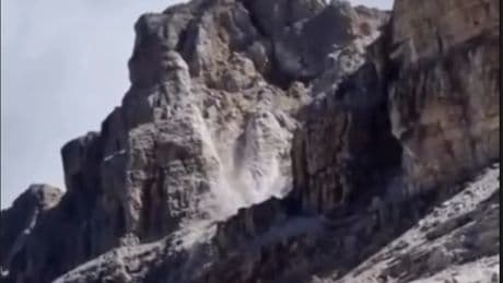 Frana sulle Dolomiti di Brenta, evacutati 100 escursionisti