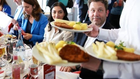 Mehrwertsteuersenkung: Lars, der Restauranttester