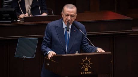 Erdoğan'dan belediyeleri için yeni düzenleme sinyali verdi: Büyükşehir ve ilçe belediyelerin yetkileri gözden geçirilmeli!