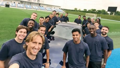 Por qué los futbolistas no quieren como regalo un coche de alta gama