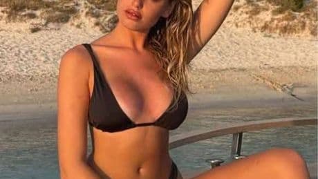 Chi è Caroline Tronelli, la donna che ha conquistato Stefano de Martino