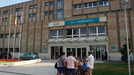 Siete ingresados, seis de ellos menores, por la intoxicación masiva de Barbastro: ya hay más de 400 afectados