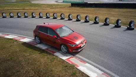 ADAC testet Ganzjahresreifen: Deutsche Marke vorn dabei, vier fallen komplett ab