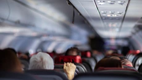 «Je pensais que ce serait mon dernier vol» : un avion se retrouve pris dans une violente tempête de grêle