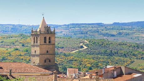 El bonito pueblo de Salamanca junto al río Duero que es perfecto para los amantes de la naturaleza