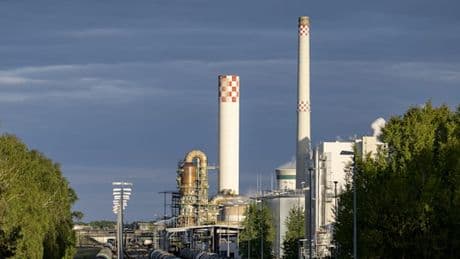 Das Pokerspiel um die deutsche Raffinerie PCK – und das neue Ölfeld vor Usedom