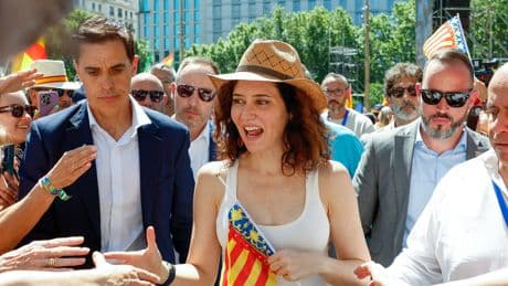 ¿Es Ayuso "sanchista de derechas"?