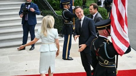 European leaders arrive to meet Trump at White House and support Zelensky