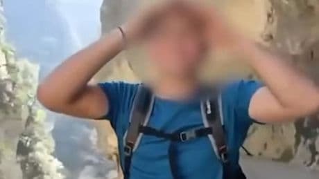 Er postet die dumme Aktion selbst - Touri droht 200.000-Euro-Strafe