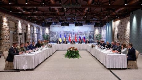 Rusia y Ucrania acuerdan un intercambio de prisioneros y se emplazan a seguir negociando una tregua