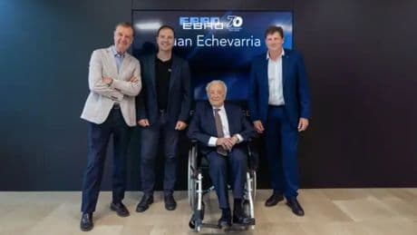 Ebro homenajea a Juan Echevarría, presidente de Nissan Motor Ibérica entre 1982 y 2000