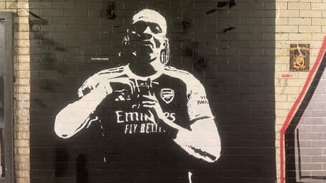 Eberechi Eze: Arsenal street artist acts fast to unveil stunning mural