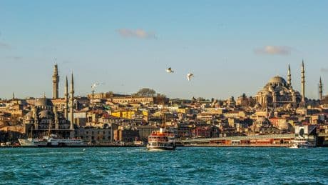 España ha sido durante años una potencia intocable del turismo mediterráneo. Un país le pisa los talones: Turquía