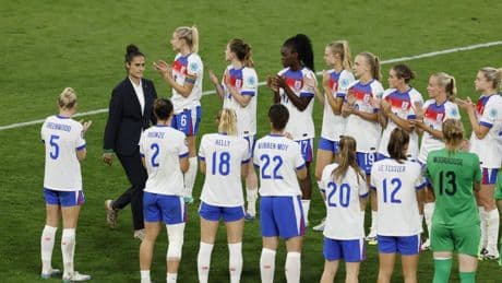 Montse Tomé: "Fuimos mejores que Inglaterra pero en fútbol no siempre gana el mejor. Siento que lo tuvimos y se nos escapó"
