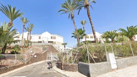 Horror as two ‘rotting’ corpses with ‘violent injuries’ found in Tenerife holiday flat after neighbours reported smell