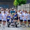 1.500 lopers steunen Seppe (11) die vecht tegen zeldzame kanker: “De behandeling die er nu aankomt, maakt ons bang”
