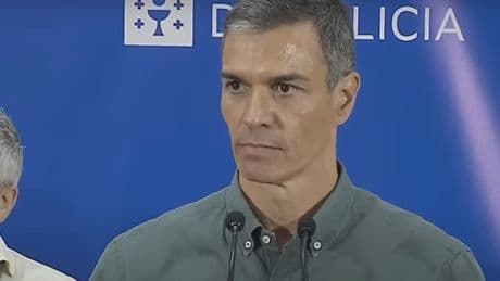 Sánchez finiquita su comparecencia por los incendios tras el desmayo de una periodista