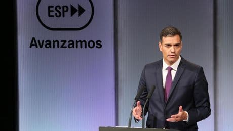 Sánchez renuncia a eliminar los aforamientos para proteger a sus altos cargos de las querellas de acusaciones populares