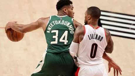 Giannis Antetokounmpo Should Learn From Damian Lillard's Situation