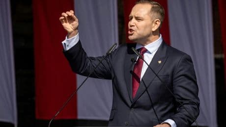Pologne : Karol Nawrocki investi président, vers une cohabitation sous tension avec Donald Tusk