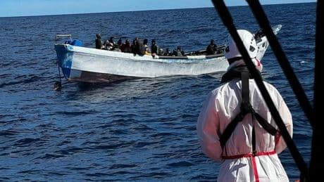 Las CCAA del PP exigen al Gobierno que declare la "emergencia migratoria" en la cumbre de presidentes