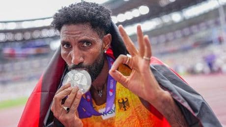 Leichtathletik-WM: Deutscher Marathonläufer Amanal Petros holt Silber in Tokio