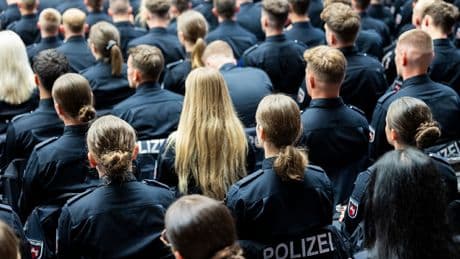 Gewerkschaft der Polizei alarmiert - Polizeianwärter im Diktat oft nur „ungenügend“