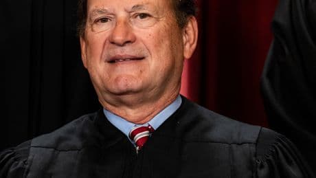 Justice Alito Reports No Gifts, 1 Trip and an Active Stock Portfolio