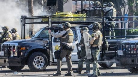 Déploiement militaire à Los Angeles: les gouverneurs démocrates dénoncent un "abus de pouvoir alarmant"