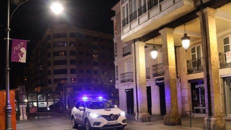 La Policía detiene a un hombre y una mujer tras agredirse mutuamente en su vivienda en Palencia