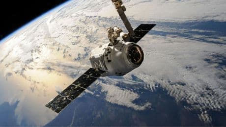 Des satellites en orbite tombent mystérieusement en panne: des chercheurs pensent avoir trouvé pourquoi