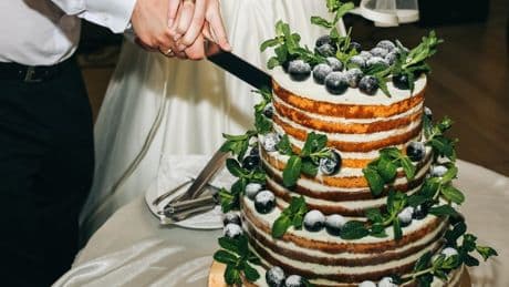6 mistakes couples make when choosing their wedding menu, according to a wedding caterer