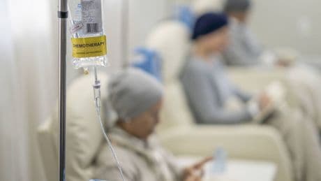 Los pacientes oncológicos cuestionan un "cambio real" respecto a los tratamientos tras los ceses en Atrys