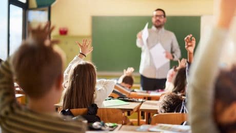 Boris ist Lehrer an einer Grundschule – aus einem Grund will er nicht verbeamtet werden