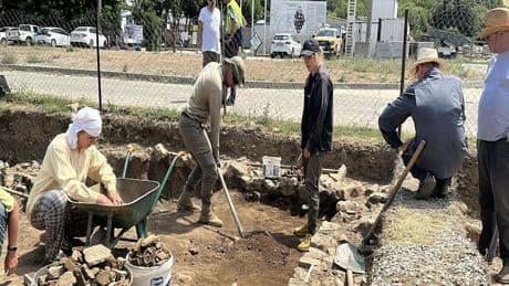 Antik liman kenti Parion'da 11'inci yüzyıla ait mezar grubu bulundu