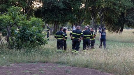 Bimba e donna trovate morte a Villa Pamphilj a Roma, residenti e habitué del parco sotto choc: «Di notte terra di nessuno»