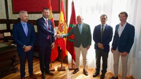 "Ilusión" tras la primera toma de contacto de los nuevos dueños del Real Valladolid con el alcalde