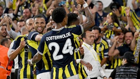 Fenerbahçe 27 yıl sonra başardı! Kadıköy'de tarihi gece
