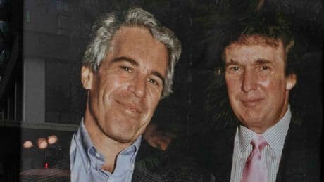 Ecco che cosa contiene il biglietto di auguri «osceno» di Trump inviato a Epstein nel 2003