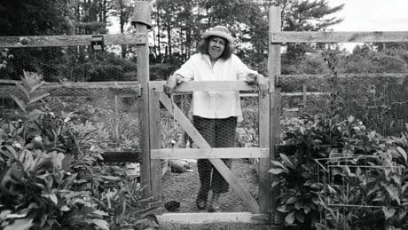 ‘De tuin vertelt me hoe ik moet schrijven.’ De levenslessen van Jamaica Kincaid